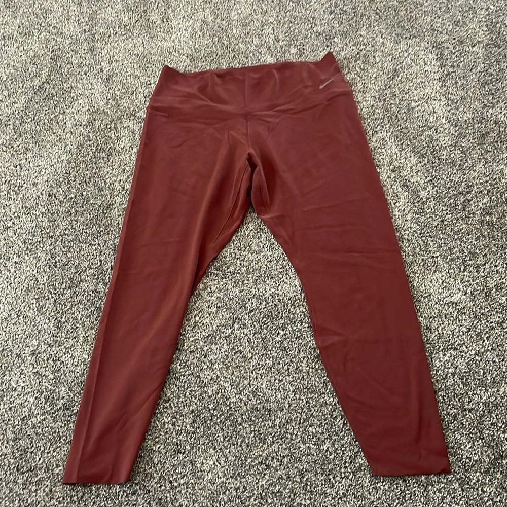 Women’s Nike Zenvy leggings